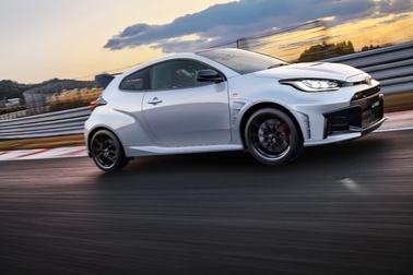 RZ“High performance” + Aero performance package［GR-DAT（8AT・4WD）］