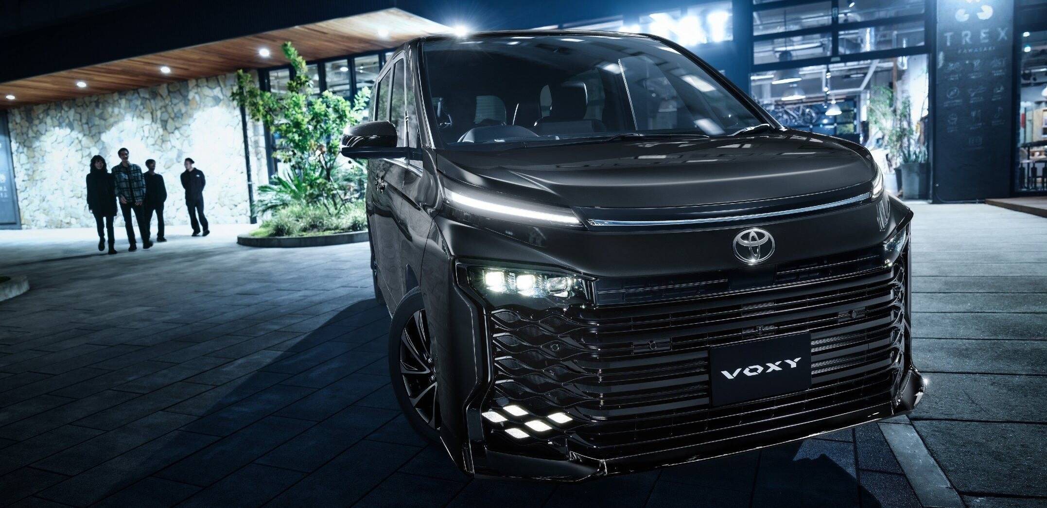 トヨタのミニバン車種一覧！サイズ別のおすすめと後悔しない選び方を